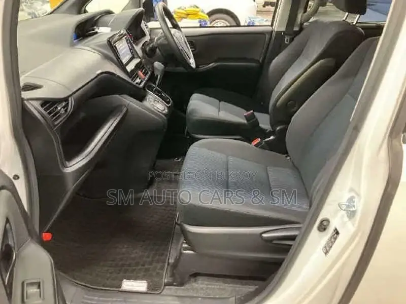 Toyota Noah X Pearl 4 Point 2021