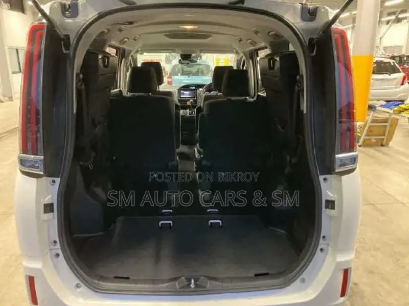 Toyota Noah X Pearl 4 Point 2021