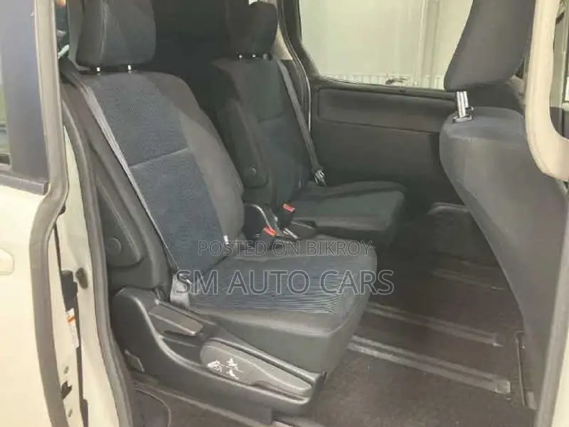 Toyota Noah X Pearl 4 Point 2021