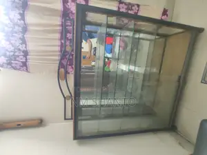 মিরর শোকেস
