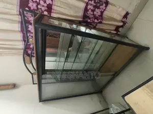 মিরর শোকেস