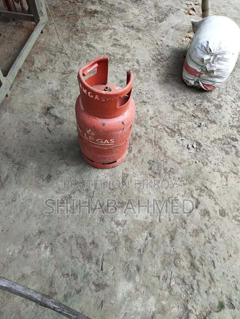গ্যাসের খালি সিলিন্ডার এবং বিদেশের প্রিমিয়াম কোয়ালিটি সিঙ্গেল চুলা