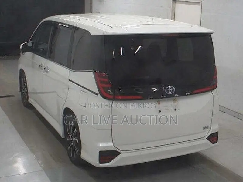 Toyota Noah hybrid S Z 2022