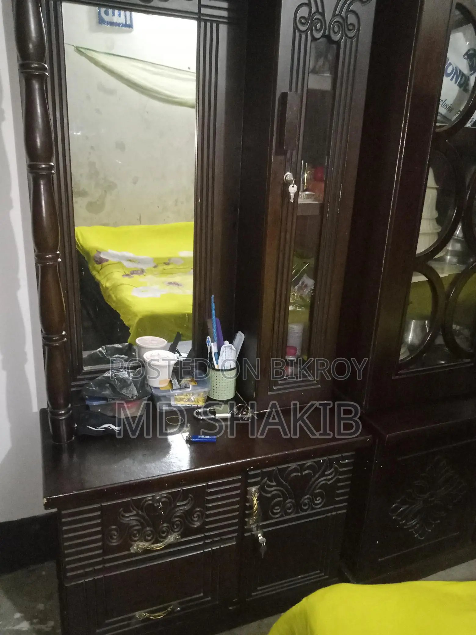 ডেসিং টেবিল বিক্রি হবে