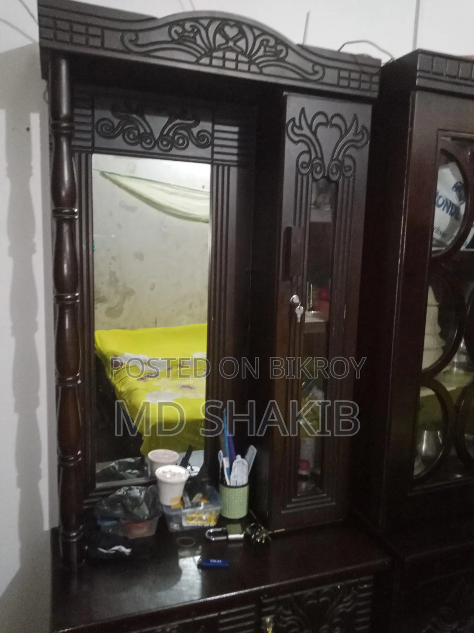 ডেসিং টেবিল বিক্রি হবে