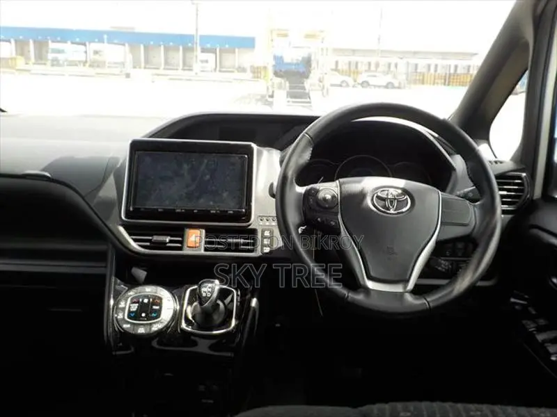 Toyota Noah G Package 2021