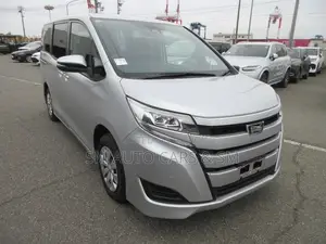 Toyota Noah Non Hybrid X Silver 2021