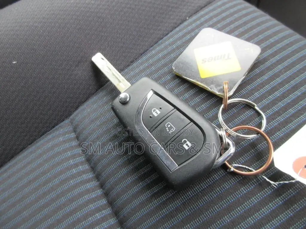 Toyota Noah Non Hybrid X Silver 2021