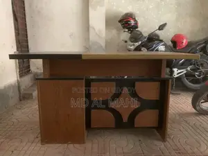 Office chair and table