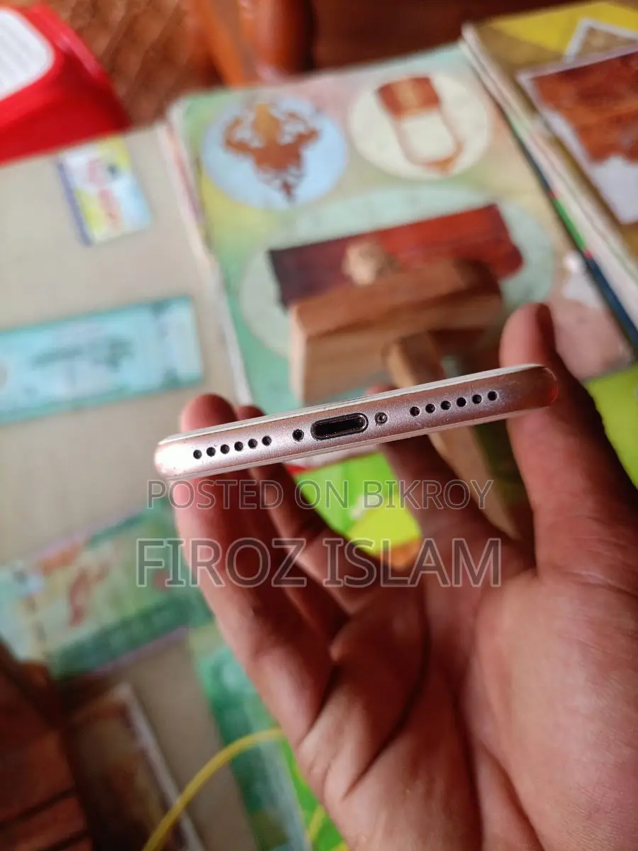 Apple iPhone 8 (Used)