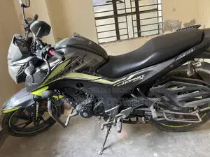 Honda Hornet . 2018