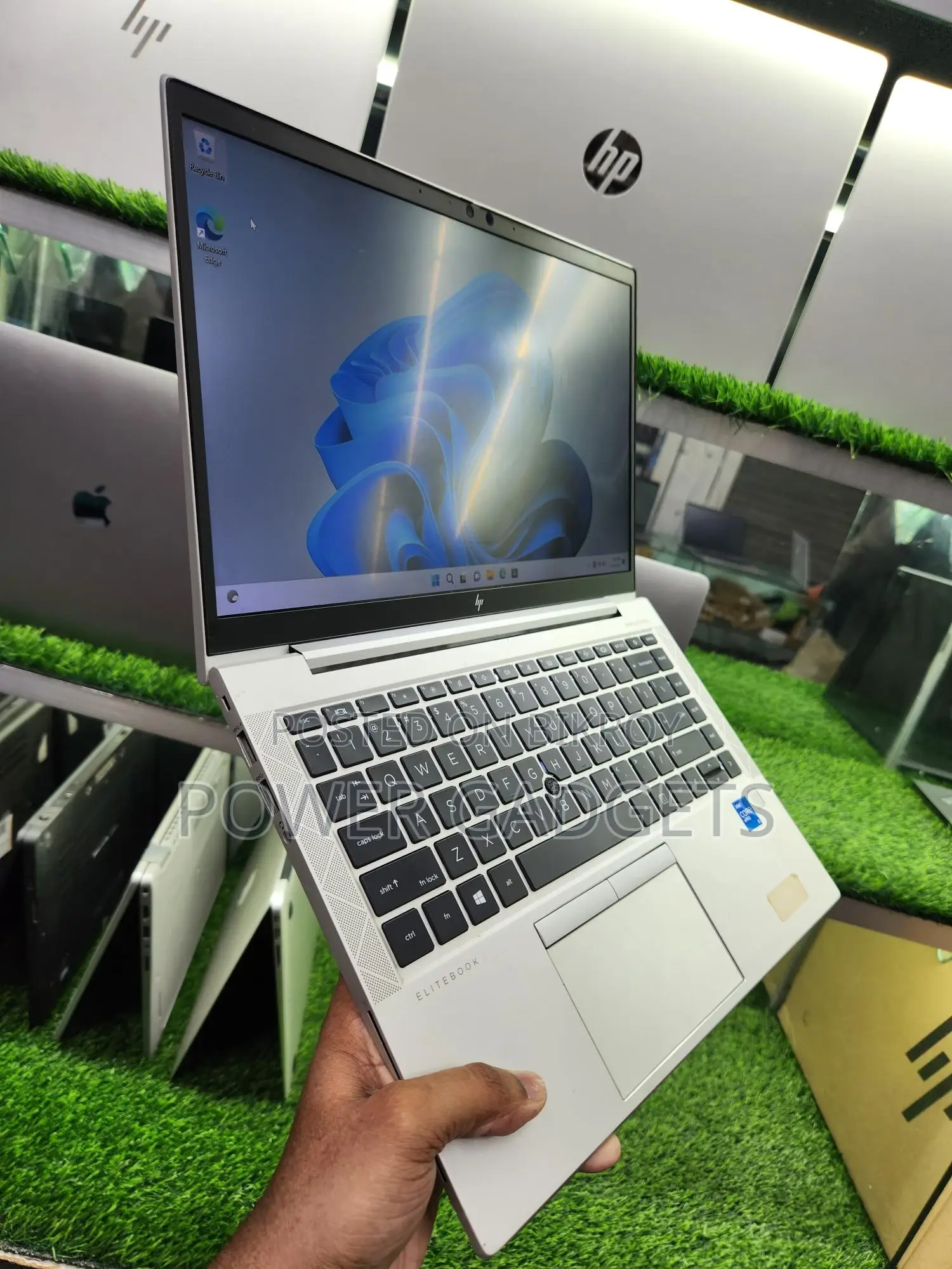 Hp EliteBook 840 G8 core i5 11th Generation wuth Bag