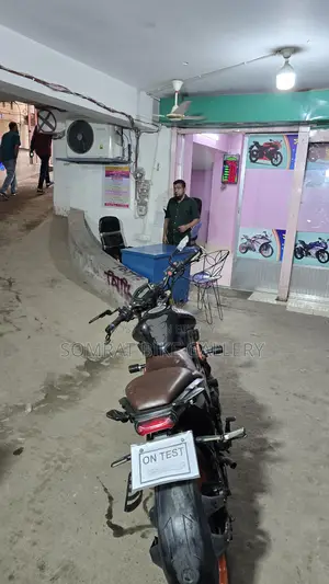 Runner Bolt সুপার ফ্রেশ 2019