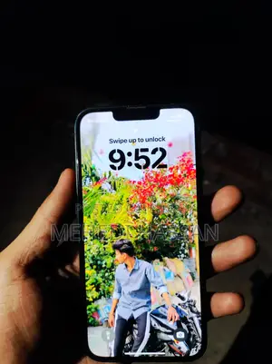Apple iPhone 13 (Used)