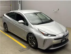 Toyota Prius S Touring Selection 2021