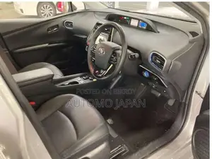 Toyota Prius S Touring Selection 2021