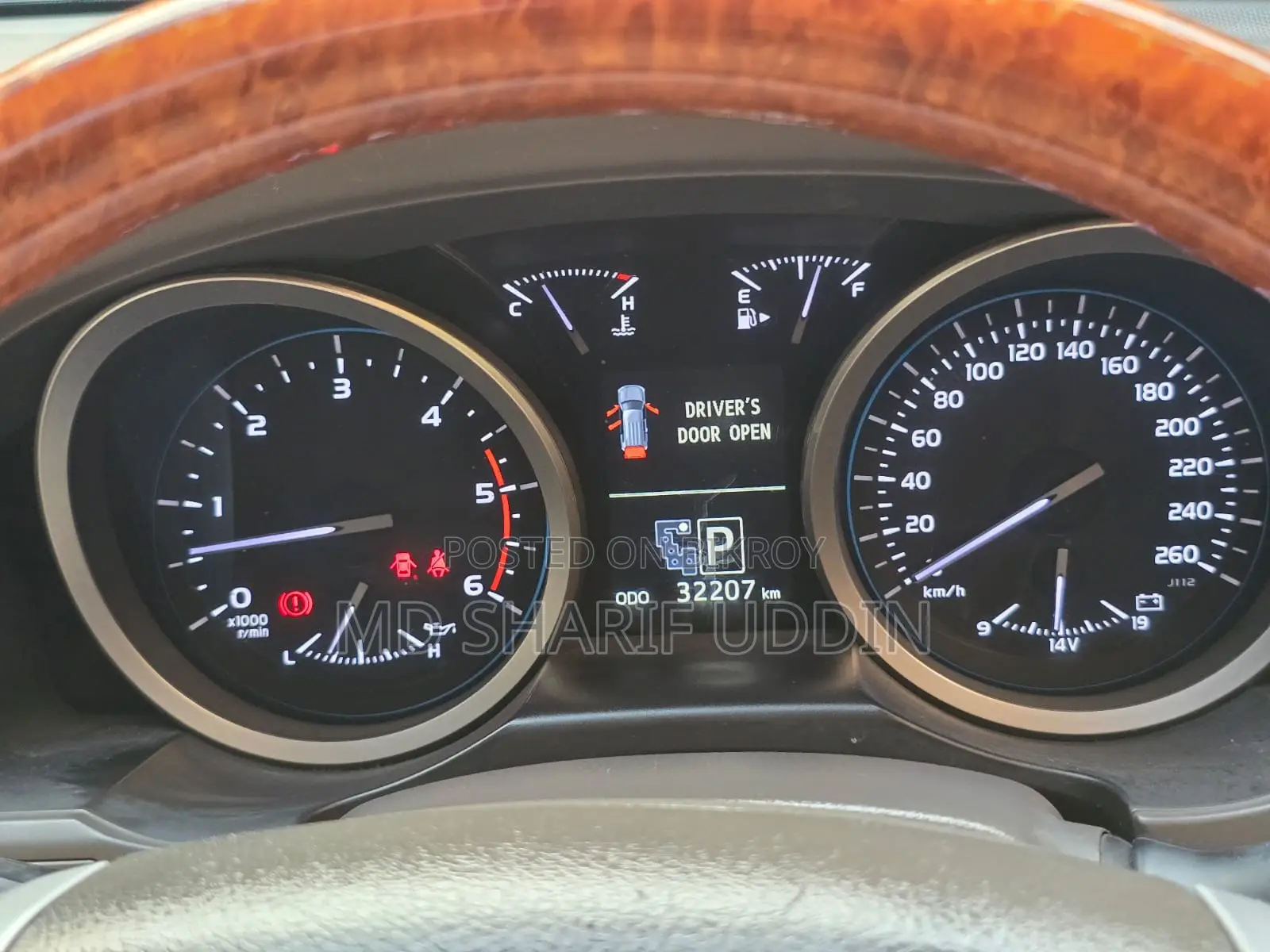 Toyota Land Cruiser VX-V8 (Diesel Turbo) 2014