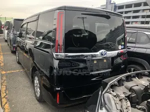 Toyota Noah X Black 4 Point 2021