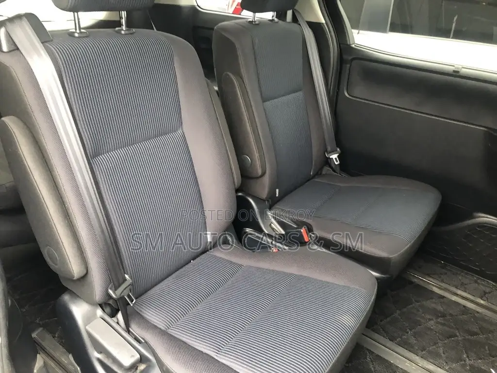 Toyota Noah X Black 4 Point 2021