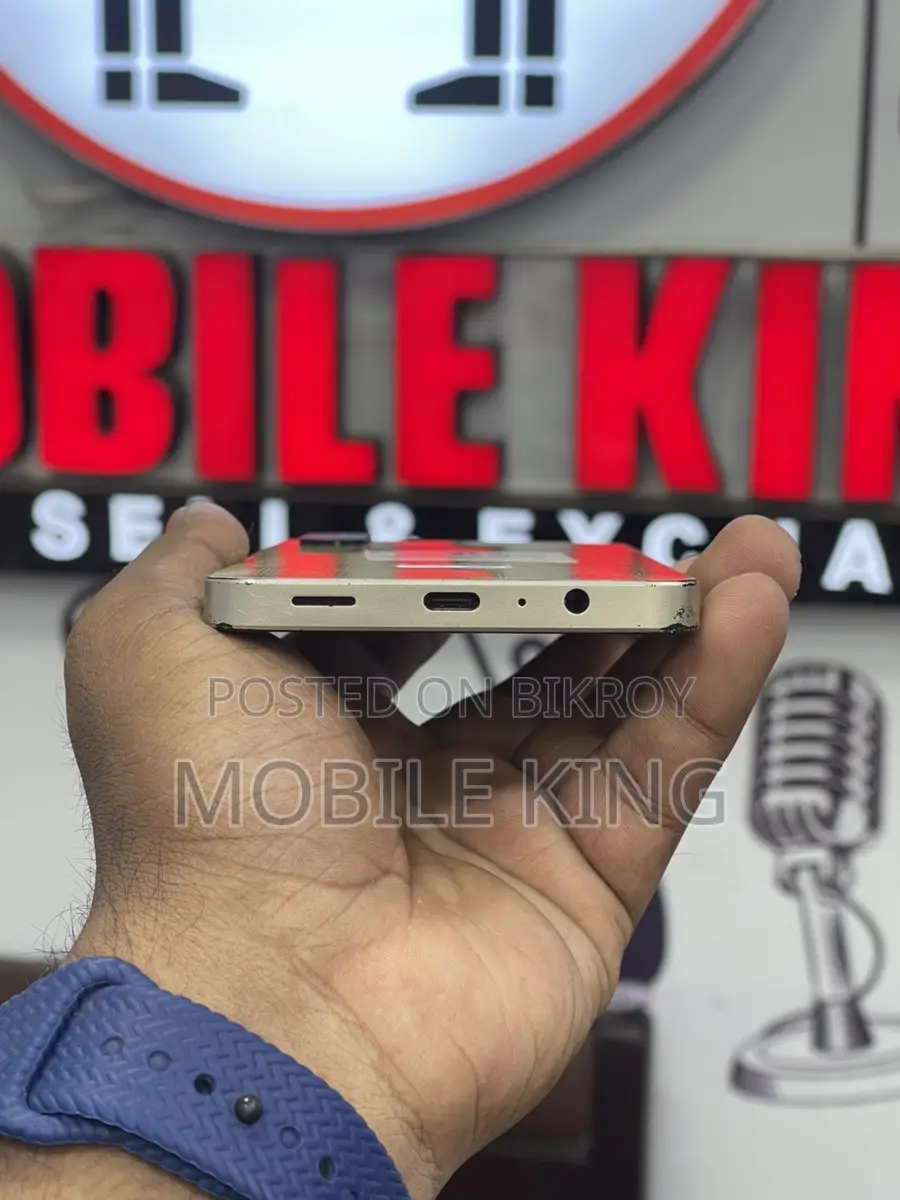 Samsung Galaxy A06 (4-64) (Used)