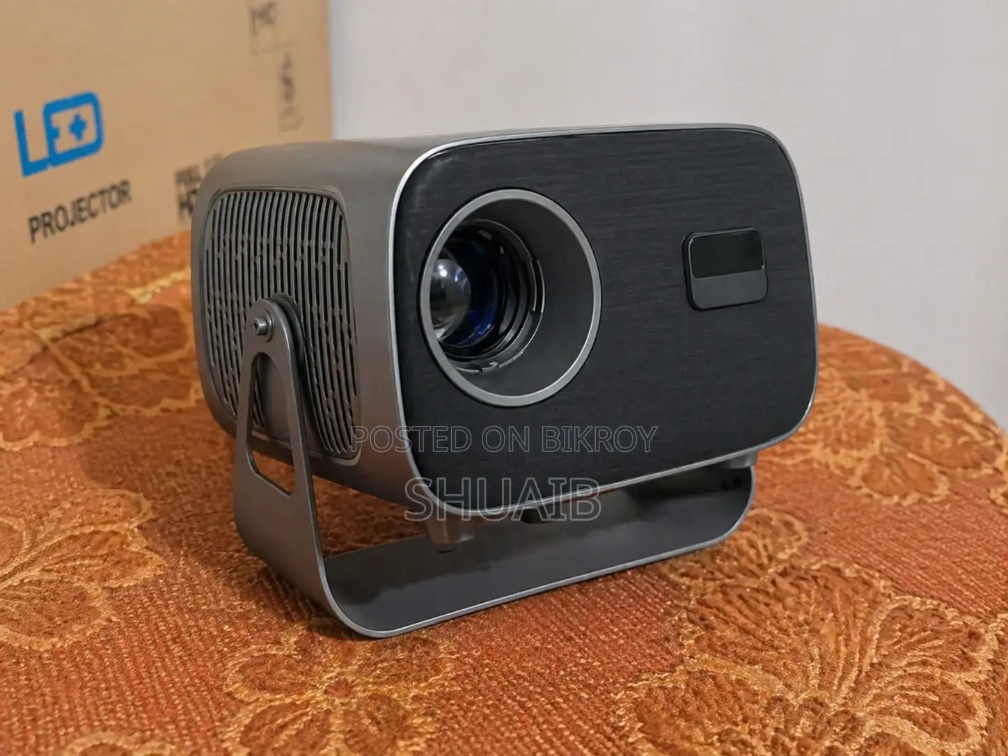 Projector A10 (Up to 200")