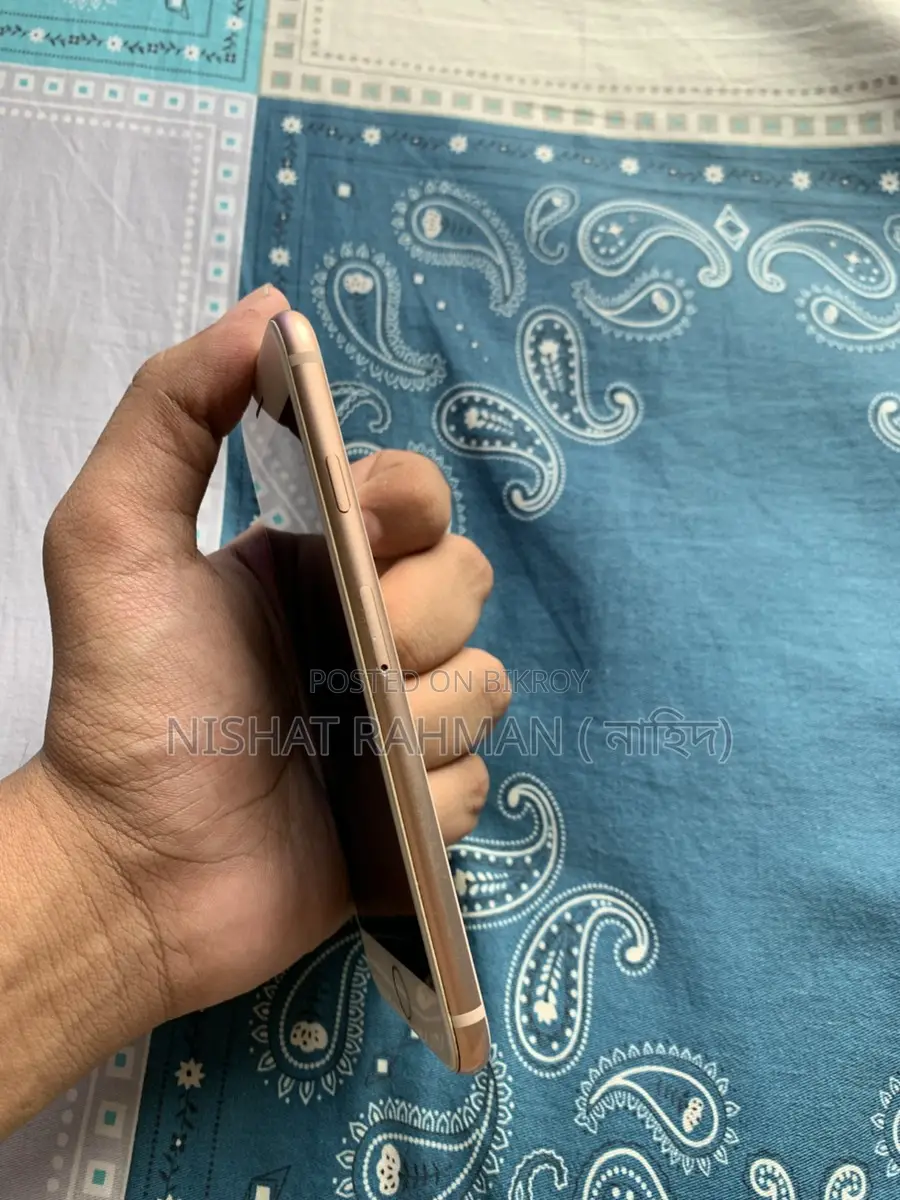 Apple iPhone 8 (Used)
