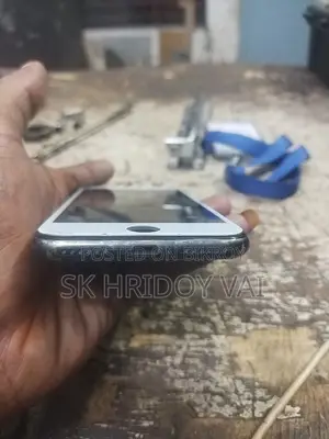 Apple iPhone 8 (Used)