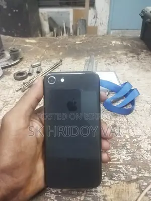 Apple iPhone 8 (Used)
