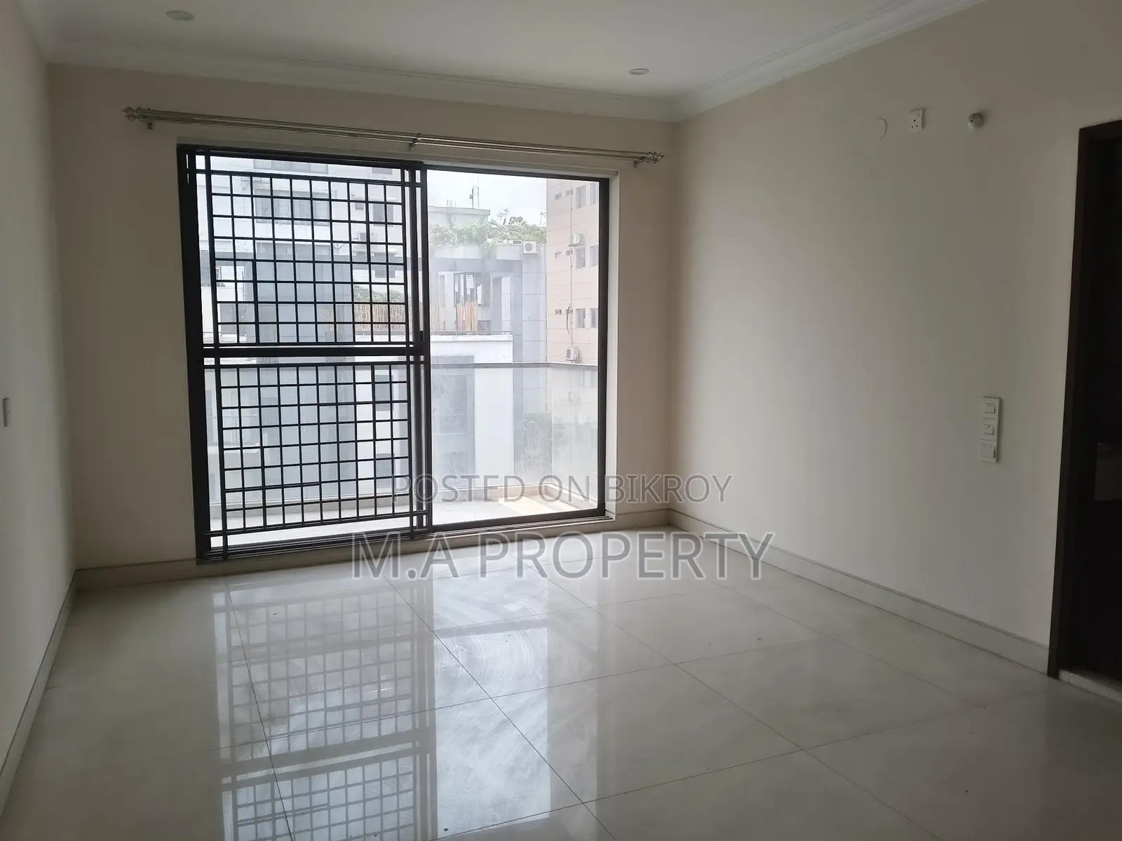 Baridhara 5200sqft 4-Bed Apartment Rent