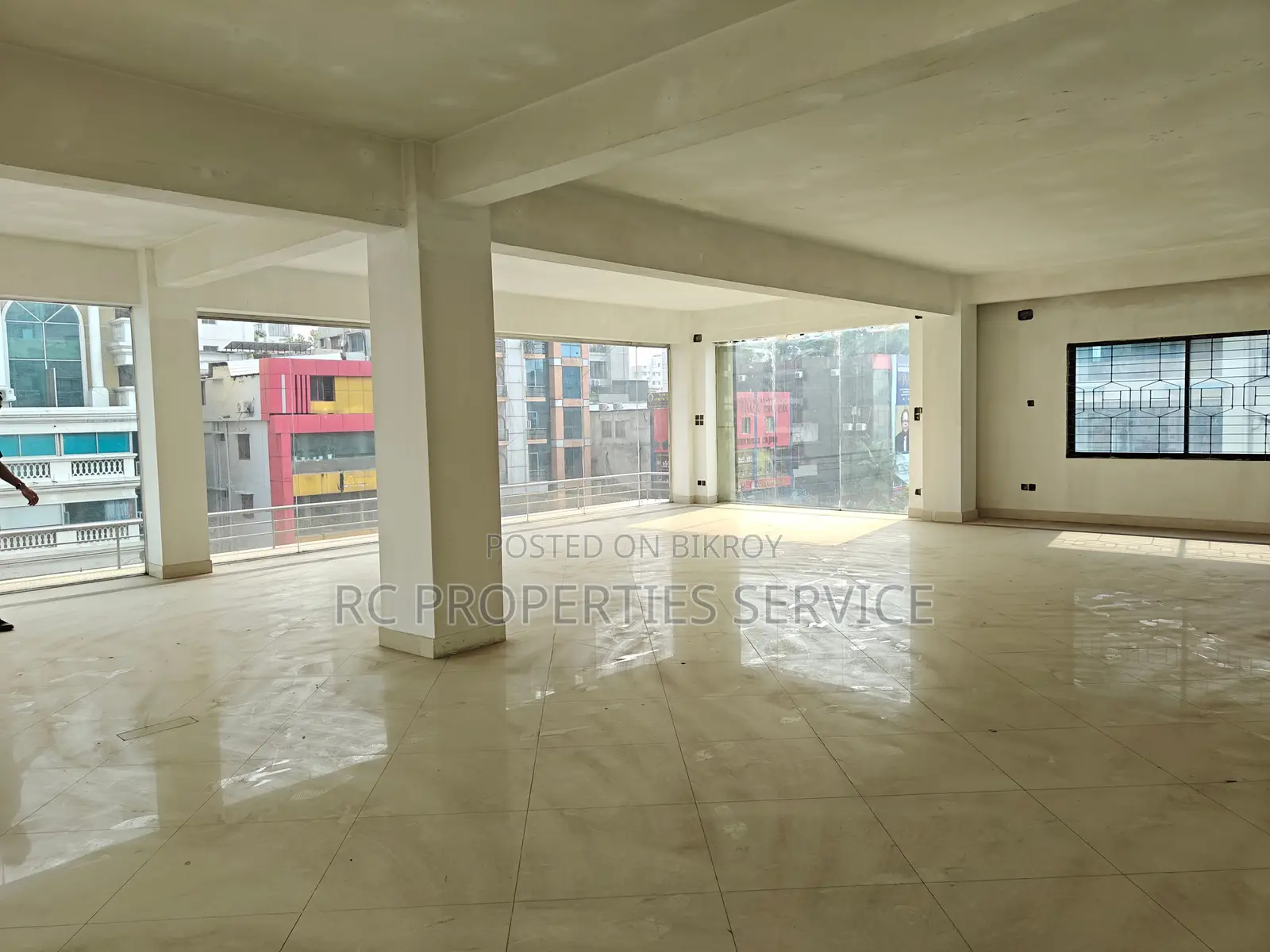 2050sft nice commercial space rent in Uttara