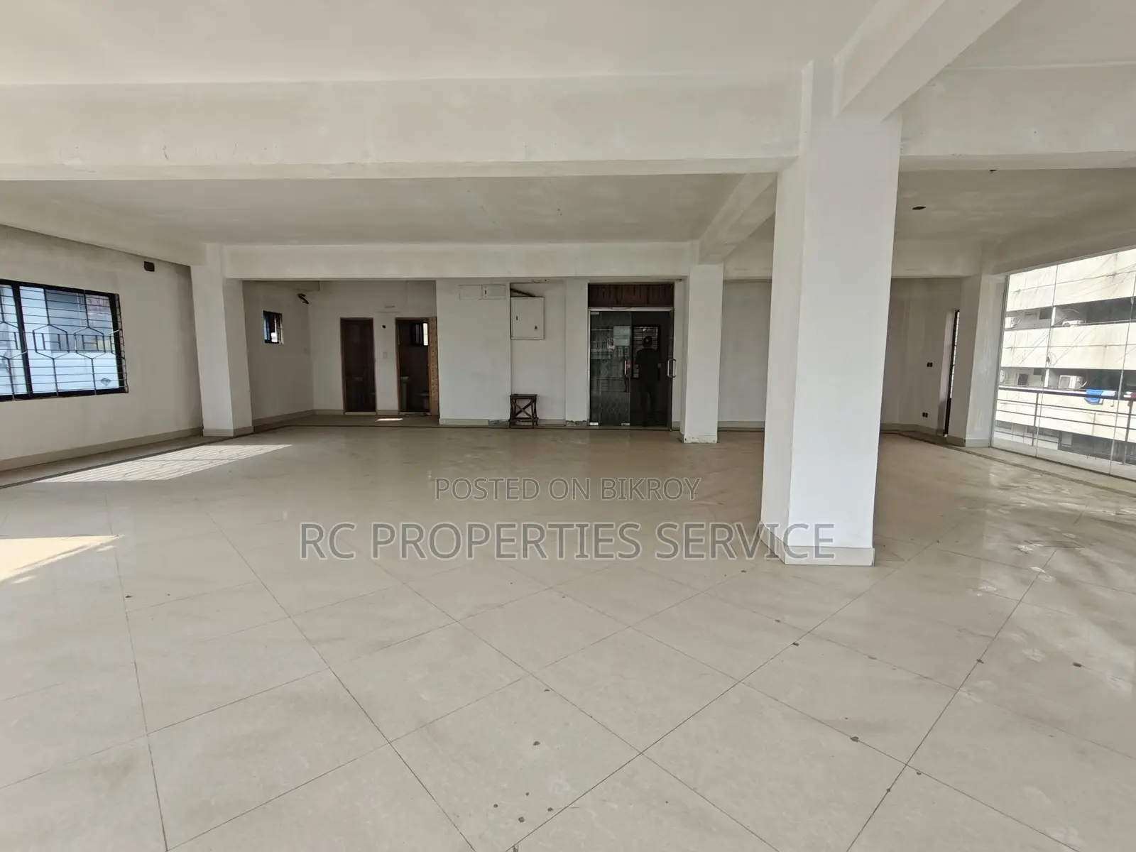 2050sft nice commercial space rent in Uttara