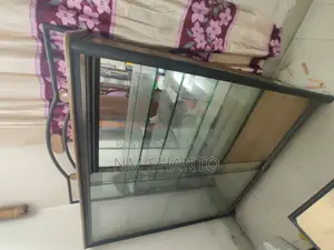 Mirror Showcase
