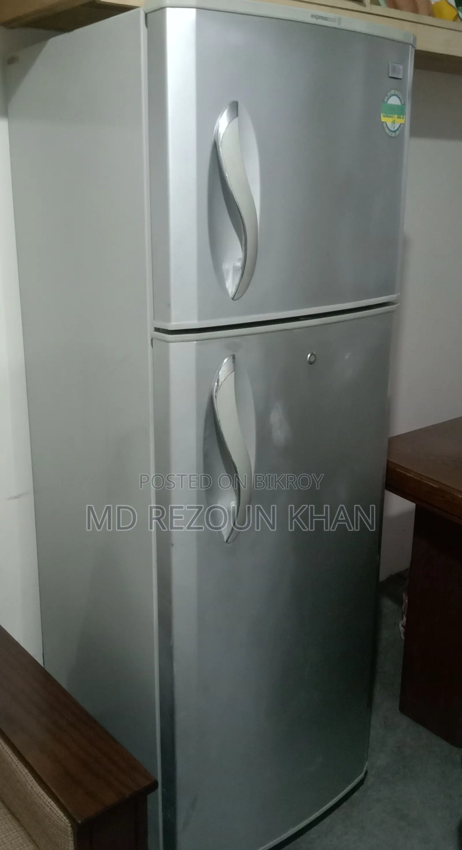 ফ্রিজ বিক্রি করতে চাই,