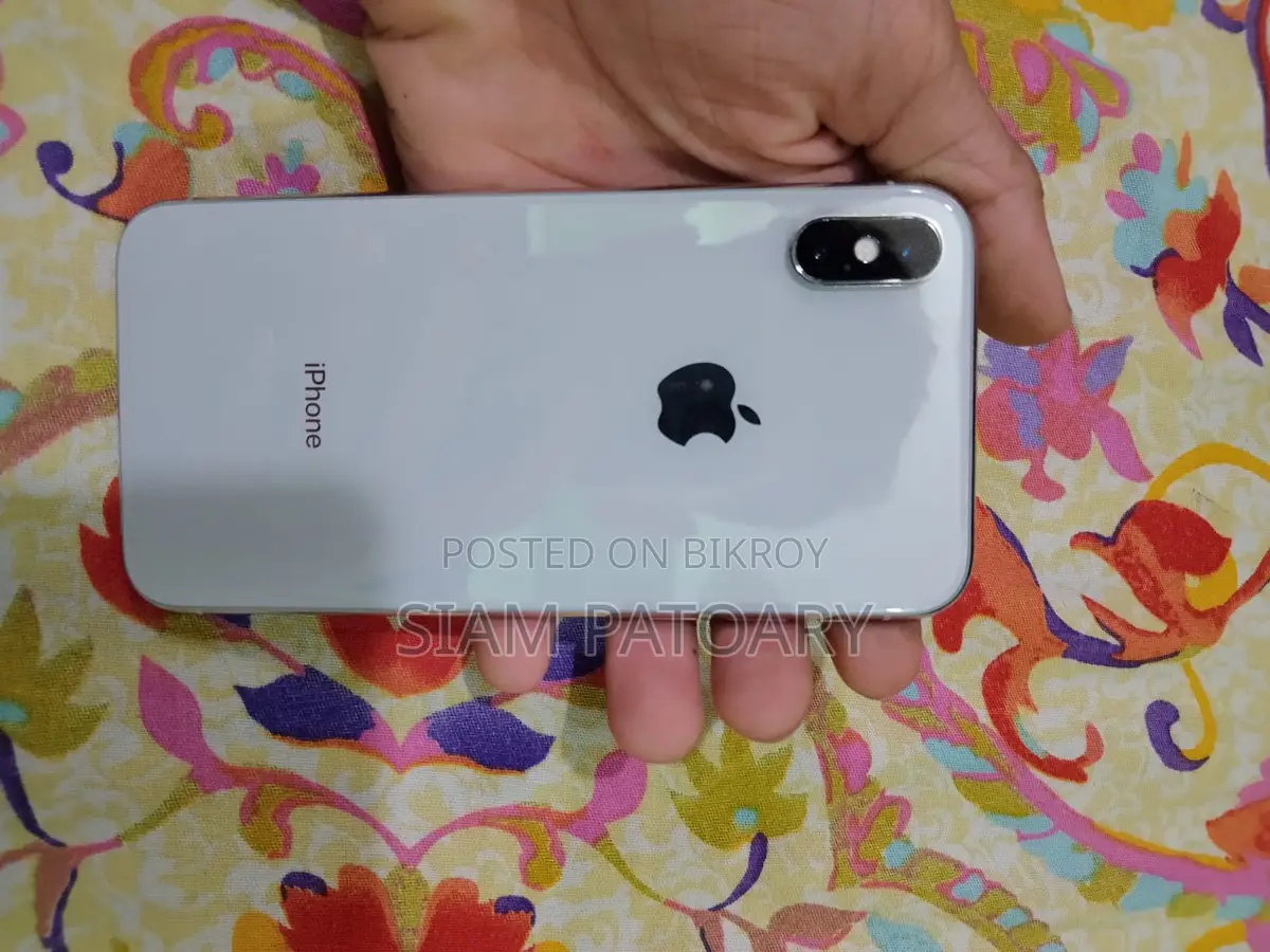 Apple iPhone X (Used)