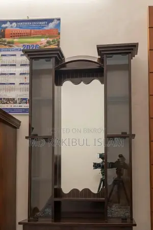 ড্রেসিং টেবিল