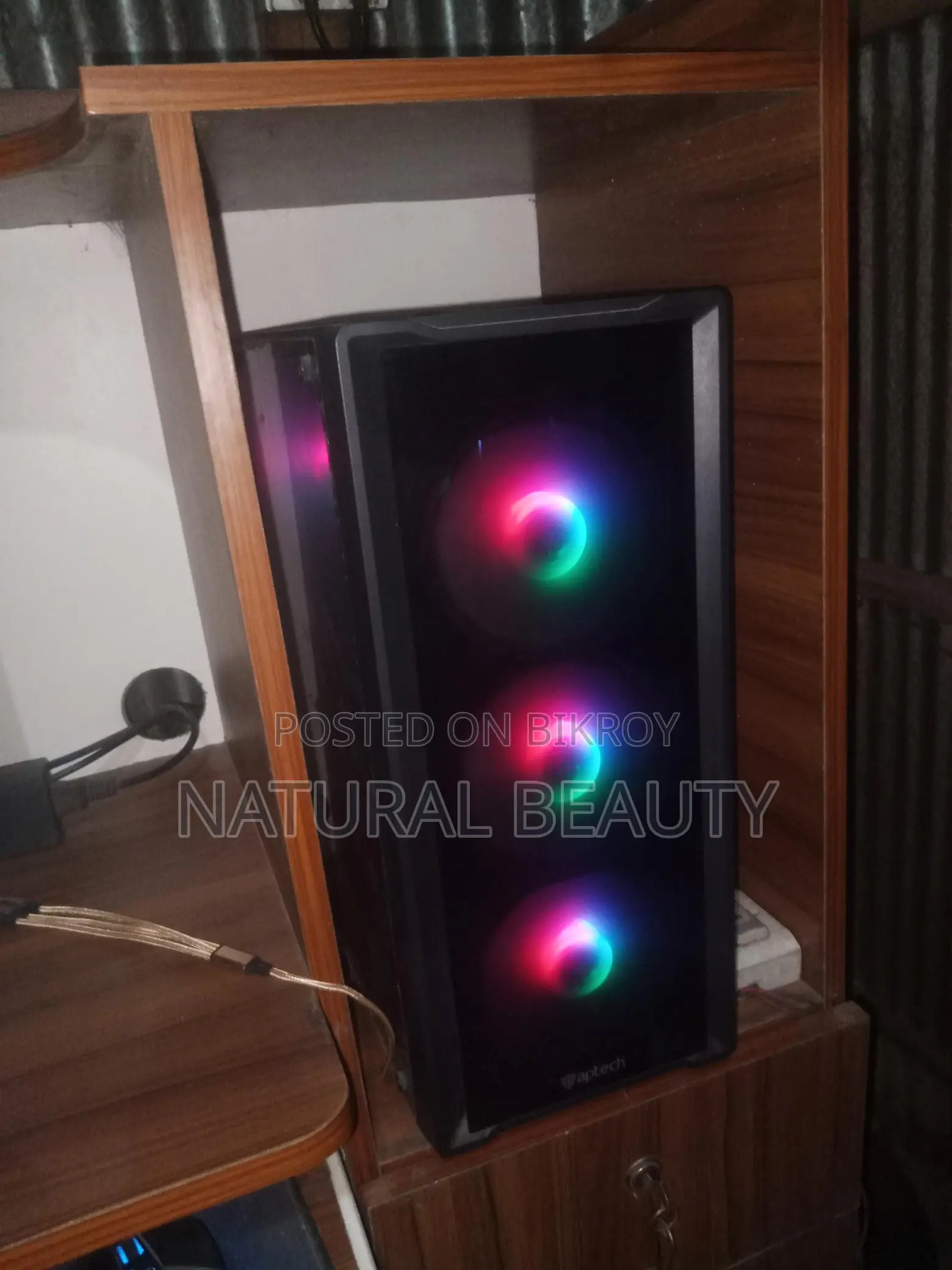 Desktop computer