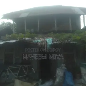 টিনশেট সাঁতারো বন্ধ টিনের ঘর