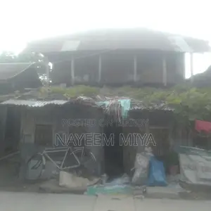 টিনশেট সাঁতারো বন্ধ টিনের ঘর