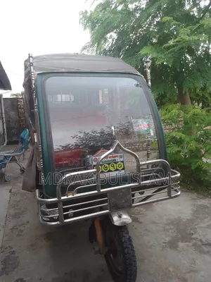মোটরসাইকেল ২০২৫ সিলভার