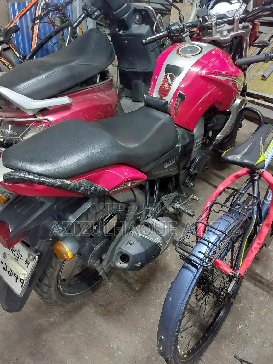 Yamaha FZS . 2015