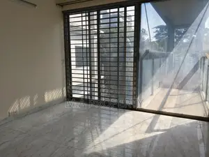 Rent Apartment 4-Bed 2-Carpark Gulshan North