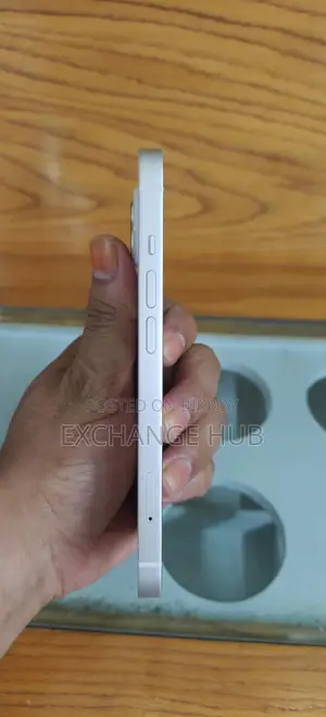 Apple iPhone 13 128GB White 94% (Used)