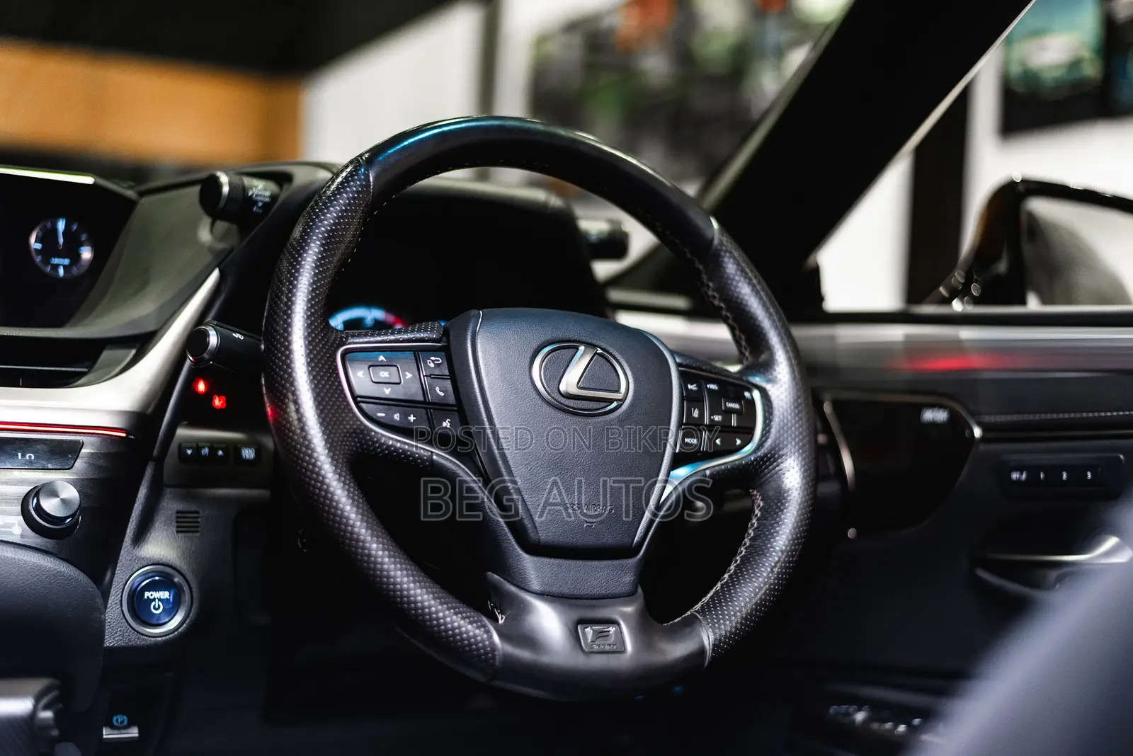 Lexus ES 300h 2019