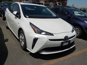 Toyota Prius S LED PKG 4.0 PEARL 2020