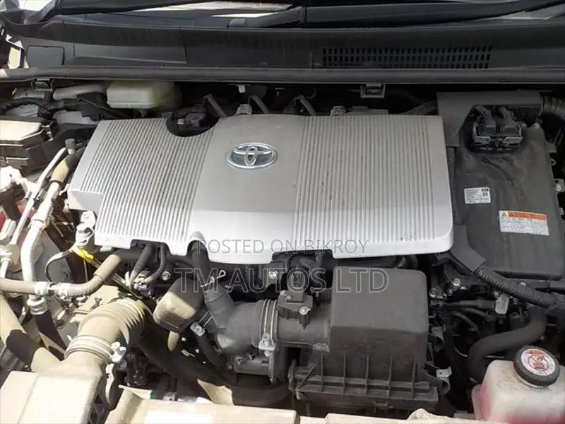 Toyota Prius S LED PKG 4.0 PEARL 2020