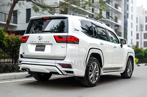 Toyota Land Cruiser LC300 ZX 2022