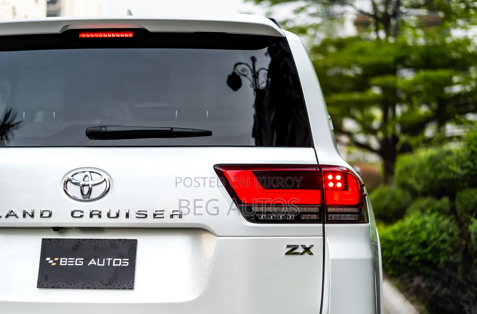 Toyota Land Cruiser LC300 ZX 2022