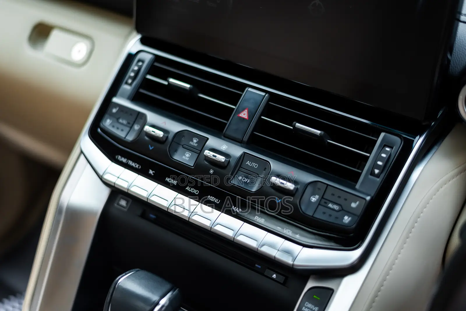 Toyota Land Cruiser LC300 ZX 2022