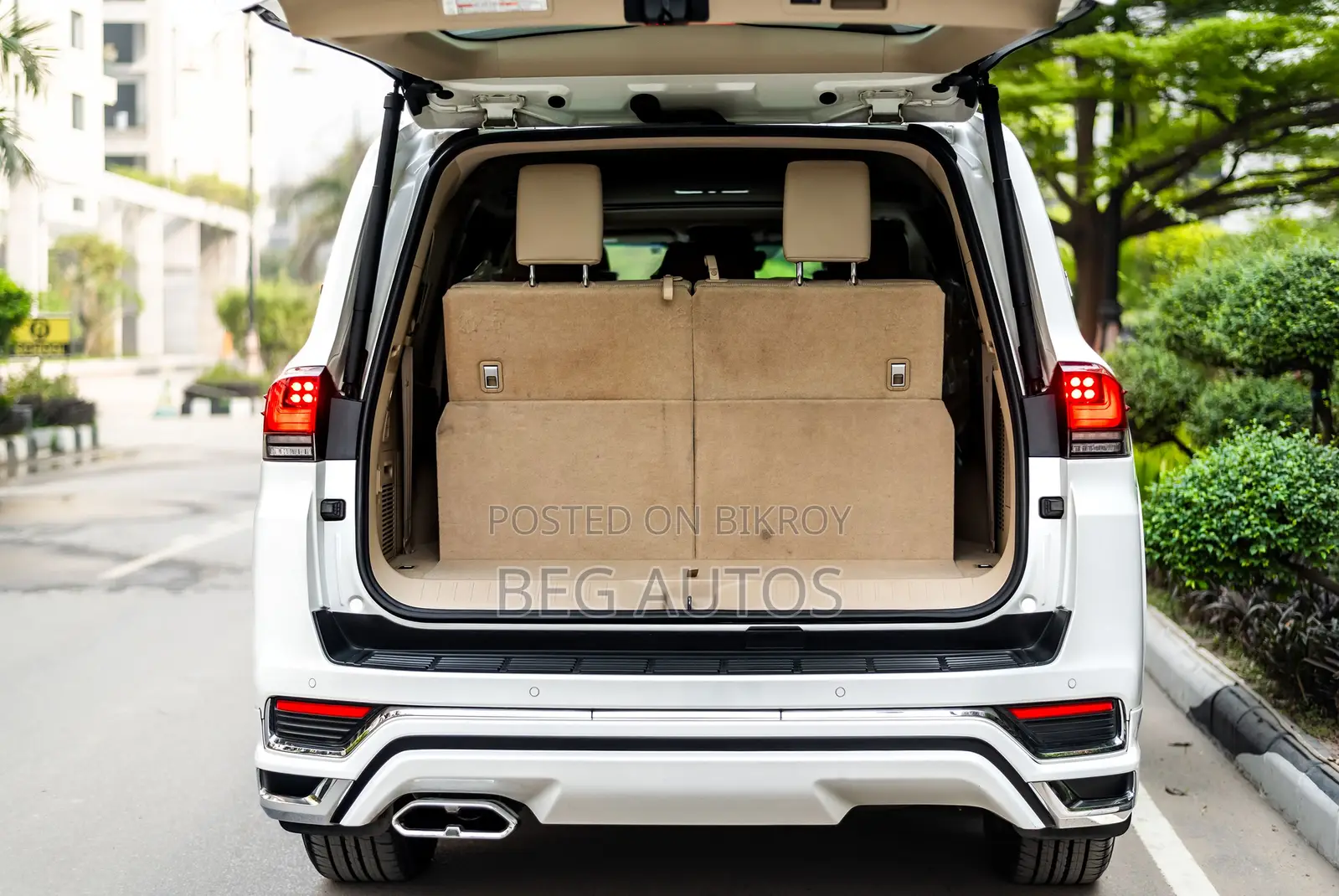 Toyota Land Cruiser LC300 ZX 2022