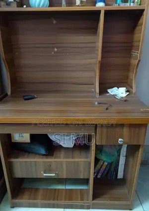 কম্পিউটার টেবিল